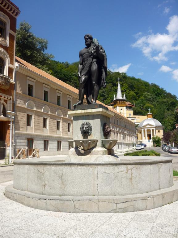 Dacia Hotel Herkulesfürdő Kültér fotó